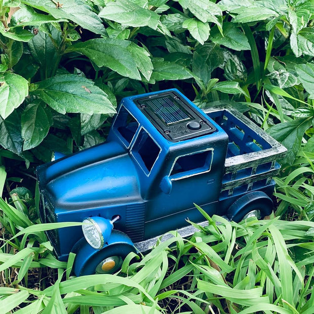 Solar Lighted Pickup Truck Planter Statue for Outdoor Decorations,Retro Style Vintage Resin Truck Flower Pot, Plant Pots Succulent Patio Lawn Garden Outside Decor (Blue)